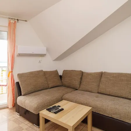 Toni 茨里克韦尼察