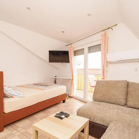 Toni Apartament *