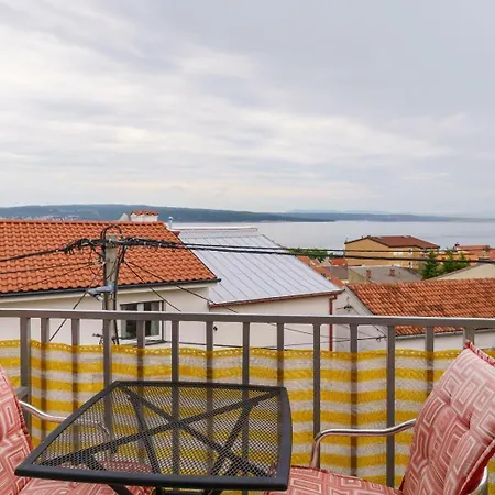 Toni 公寓 茨里克韦尼察