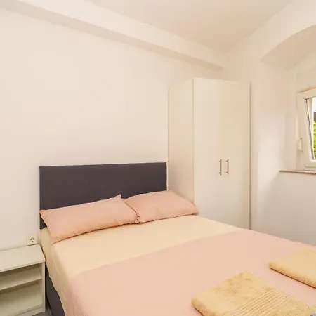 Toni Apartman *