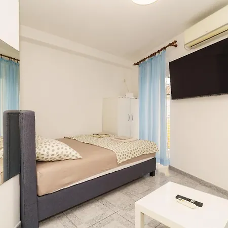 Toni Apartament *